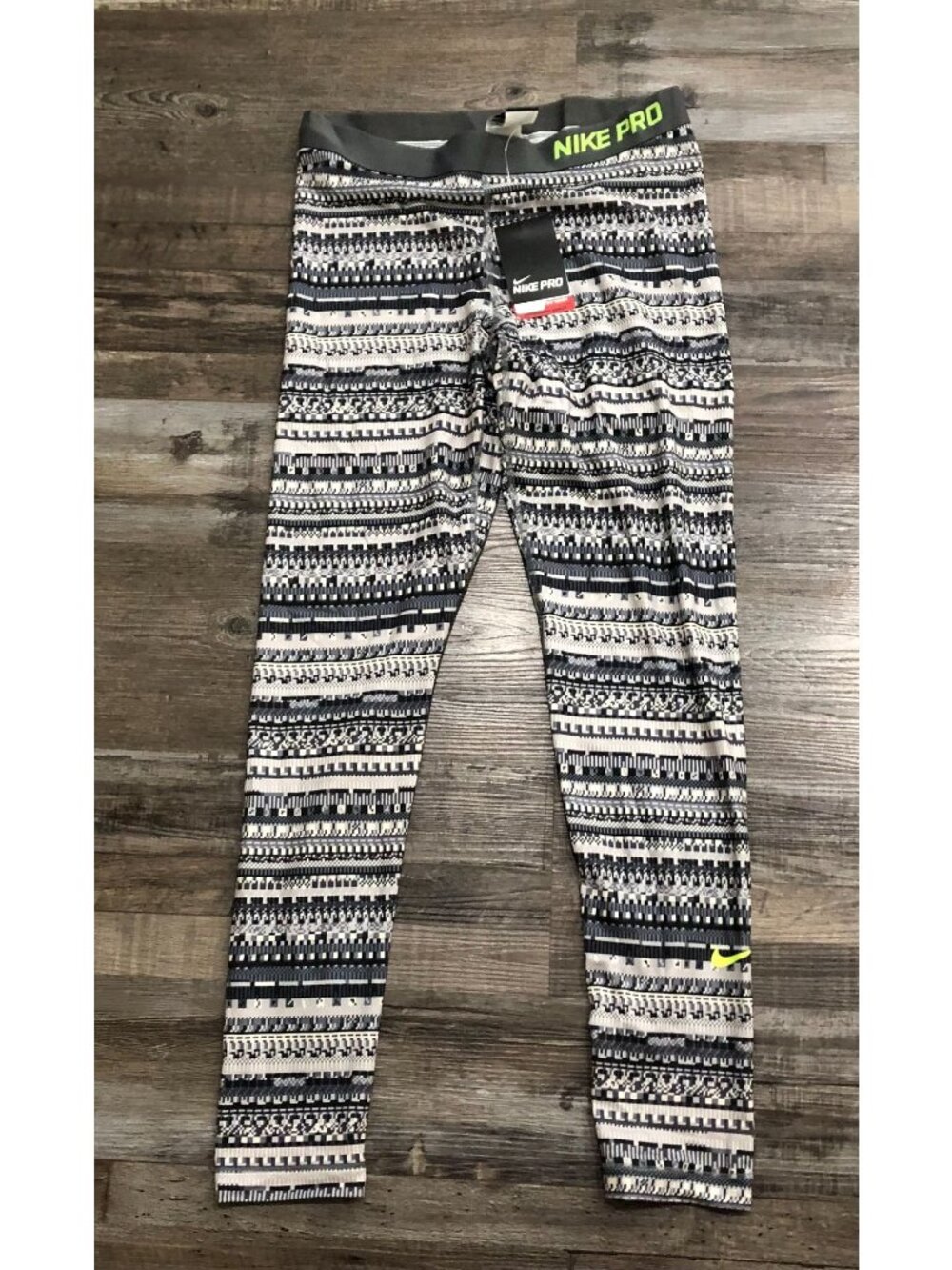 Nike Pro Womens XL Black & White Striped Athletic Leggings New with Tags